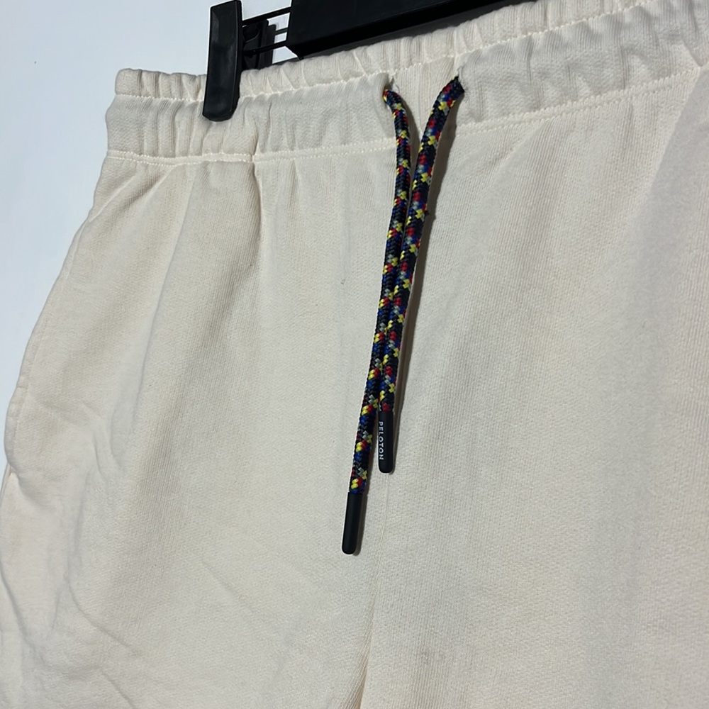NEW Peloton Beige Sweat Shorts Size Large - Picture 6 of 10